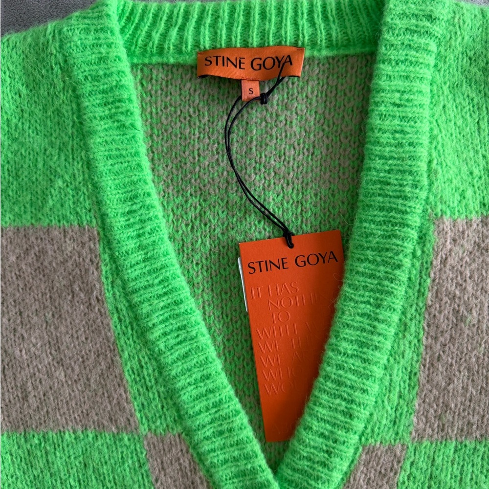 STINE GOYA Vibrant Green and Tan Knit Sweater - Picture 2 of 9